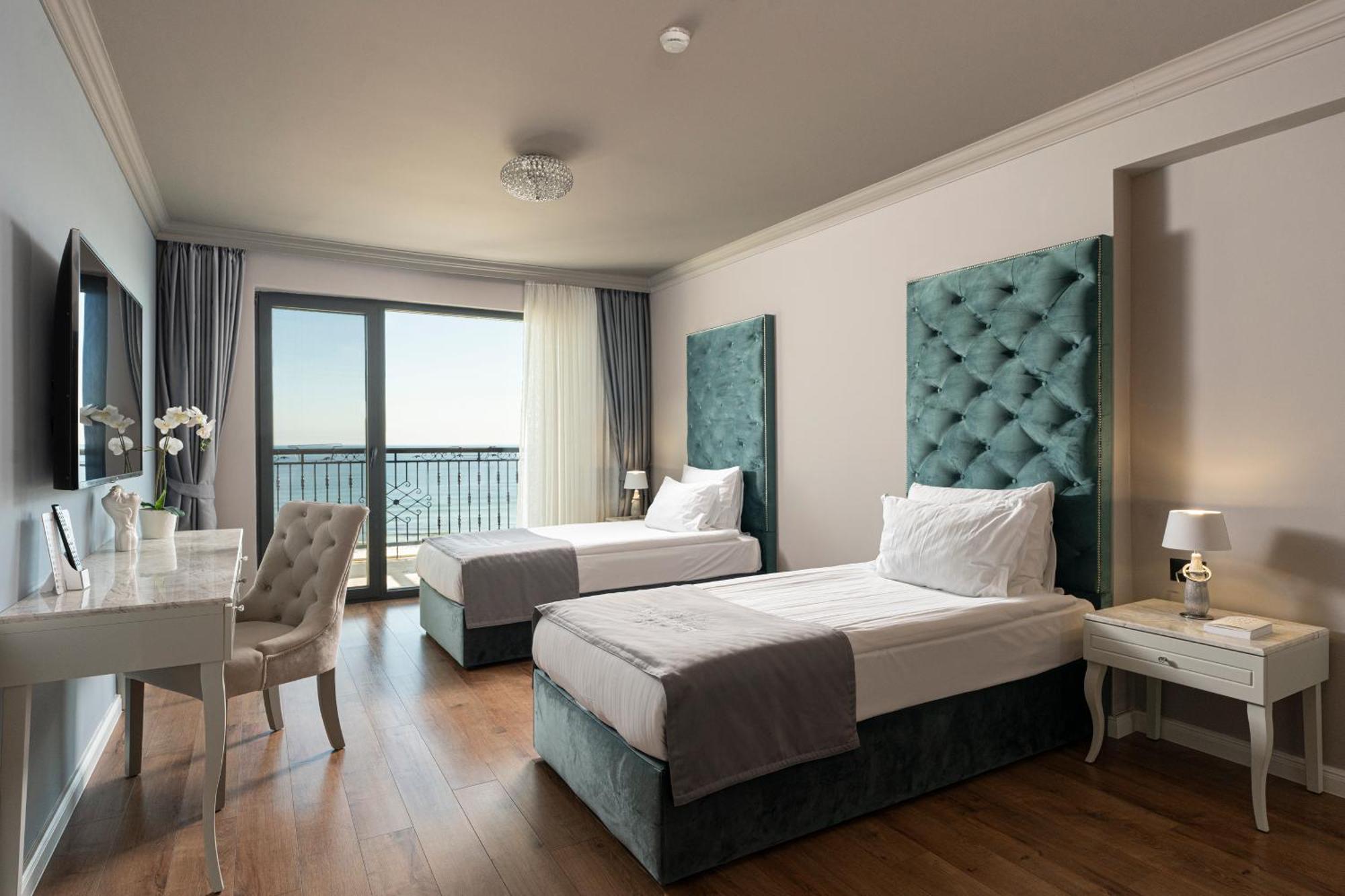 Casa Di Fiore Spa And Medical Hotel, Mineral Pools & Private Beach 克兰内沃 外观 照片
